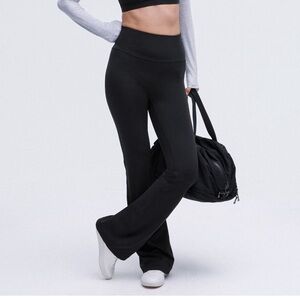 Lululemon Groove Nulu Super High Rise Flared Pant Regular